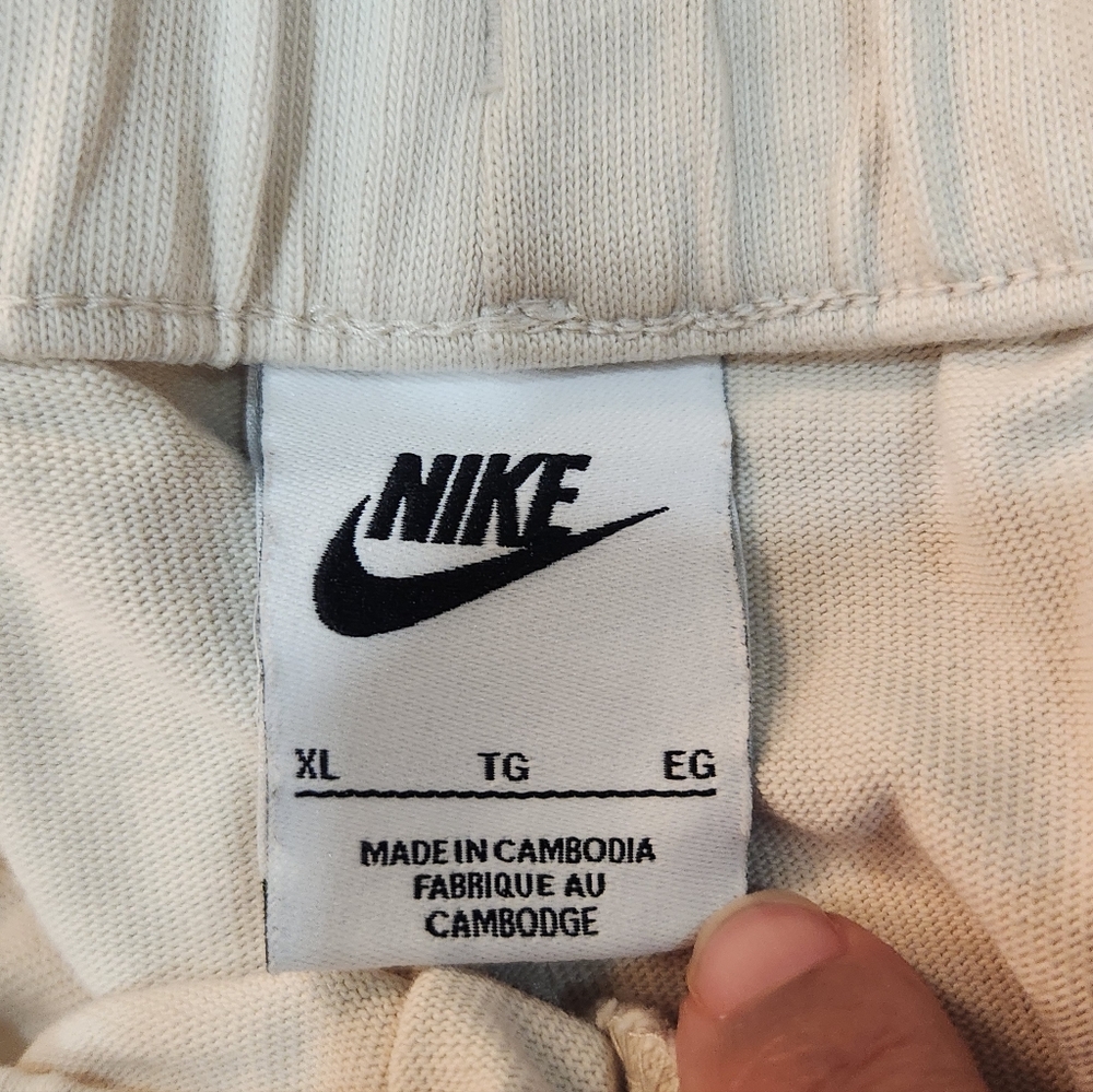 Nike Womans Light Cream Jogger pants Size XL - Picture 2 of 5